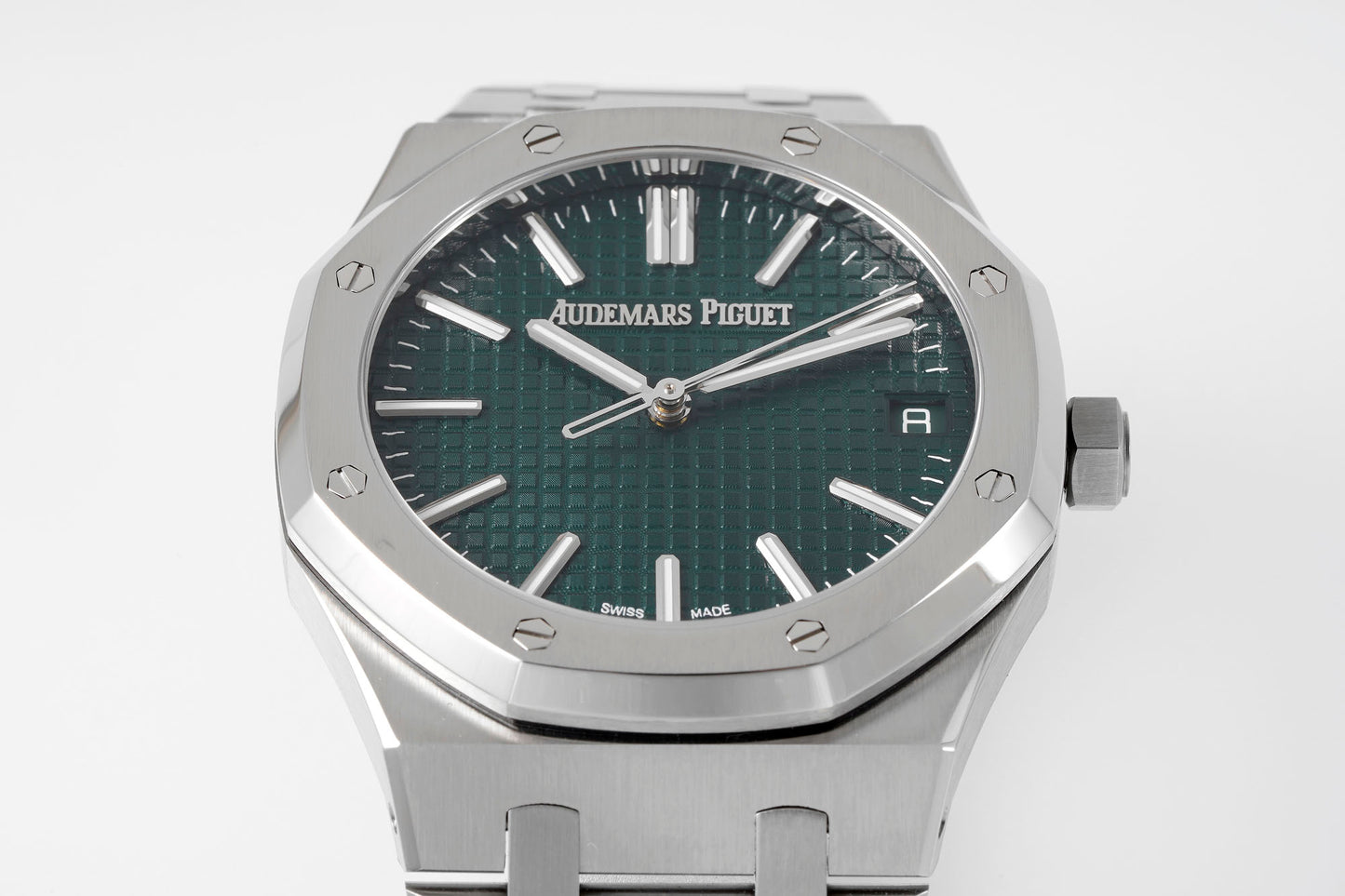 Audemars Piguet ROYAL OAK SELFWINDING "50TH ANNIVERSARY": Khaki Green