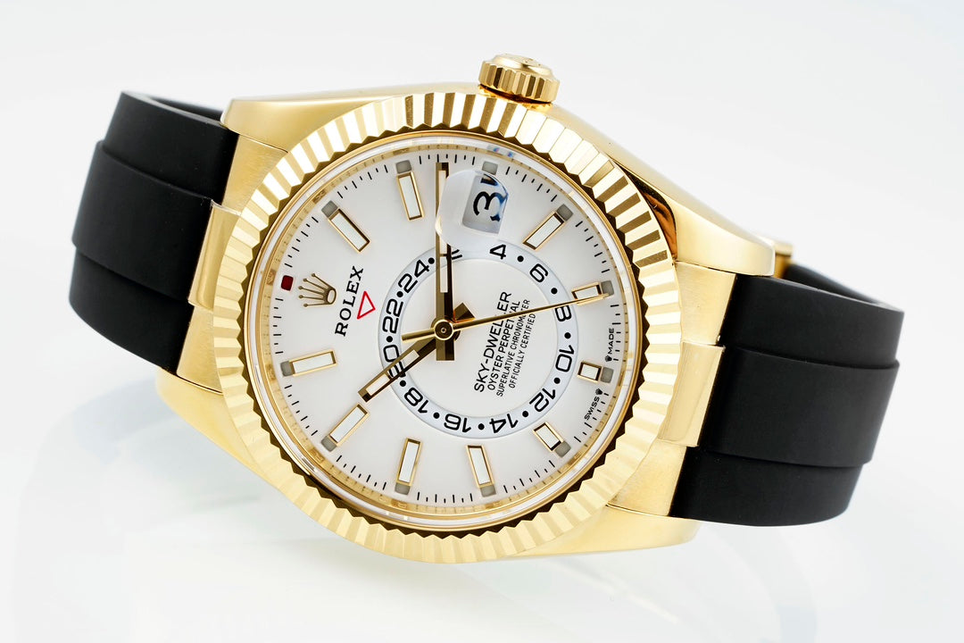 Rolex Sky Dweller : Gold, White face, Gold dial