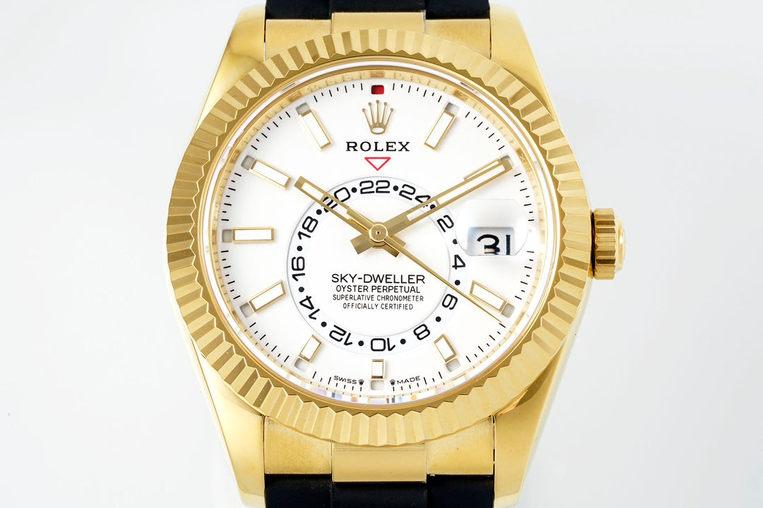 Rolex Sky Dweller : Gold, White face, Gold dial