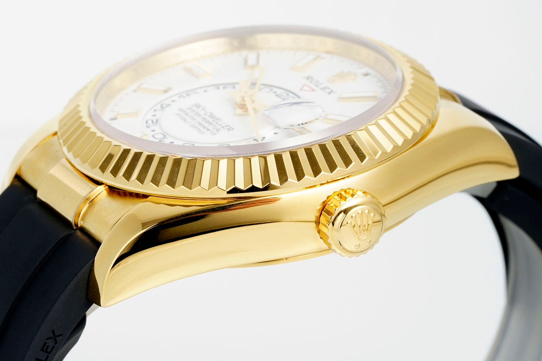 Rolex Sky Dweller : Gold, White face, Gold dial