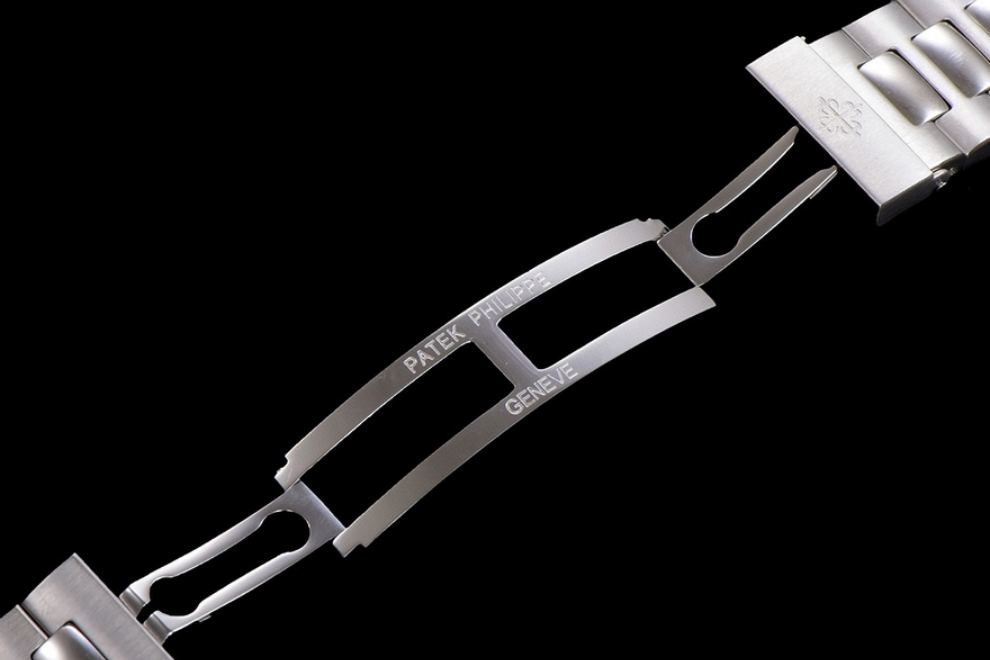 Patek Philippe Nautilus Perpetual Calendar with "Diamond"-set bezel