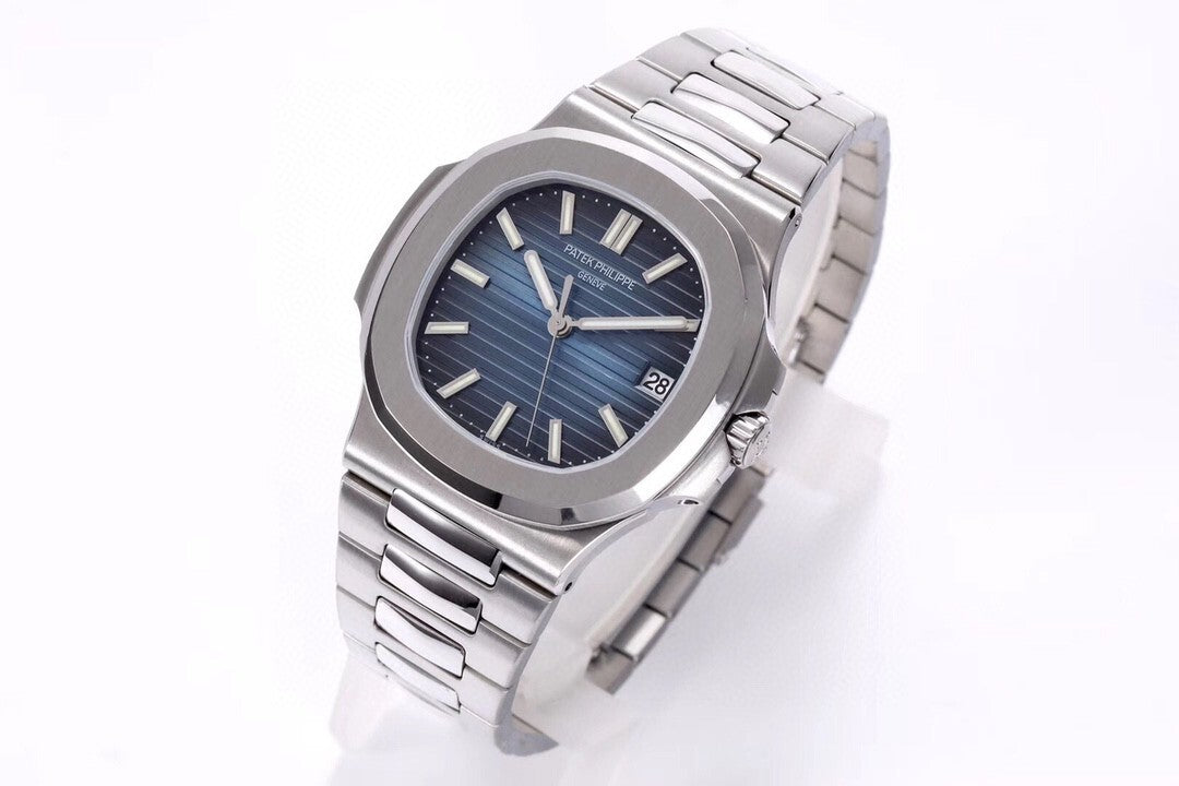 Patek Philippe Nautilus 5711/1A-010 : Blue-Black "Jumbo"