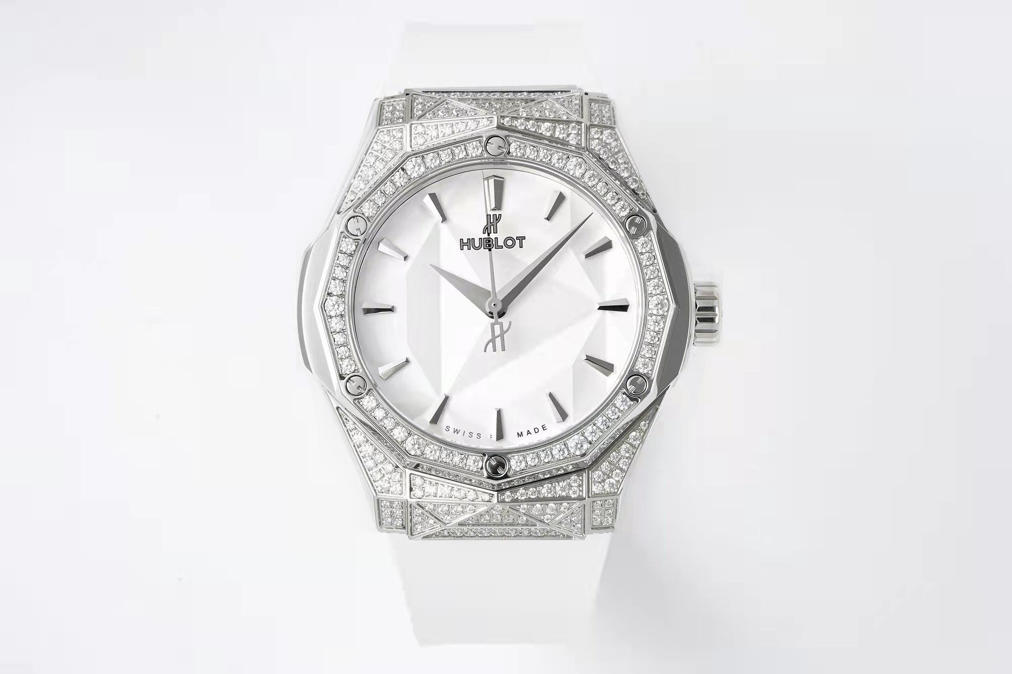 Hublot Classic Fusion Orlinski White Pavé 550.NS.2200.RW.1604.ORL20 : Polished Faceted White "Iced Out"