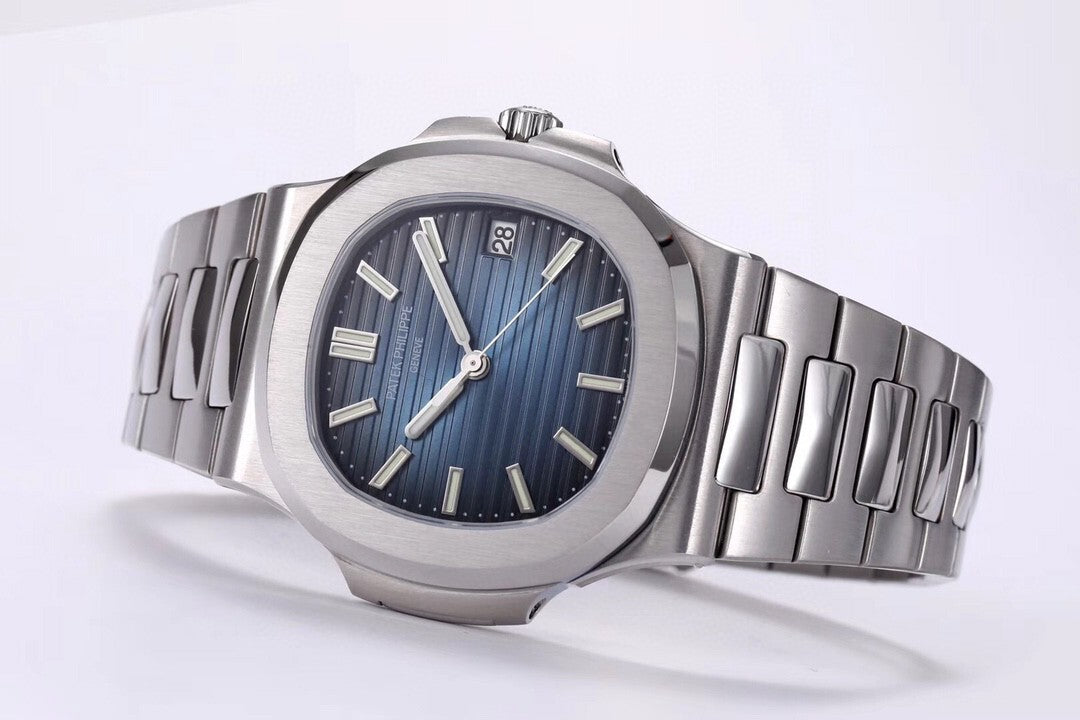 Patek Philippe Nautilus 5711/1A-010 : Blue-Black "Jumbo"