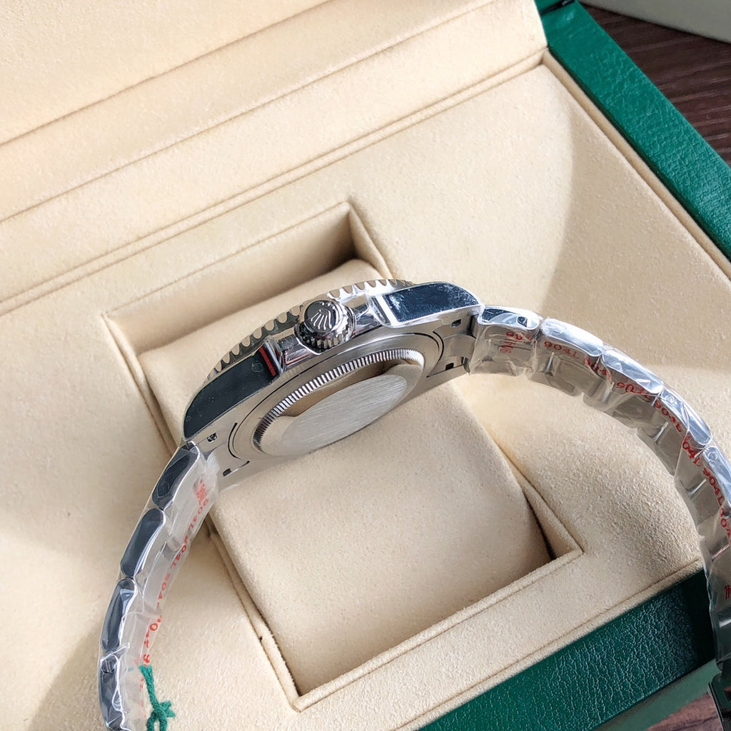 Rolex GMT-Master II 126710BLNR : Stainless Steel / Black & Blue