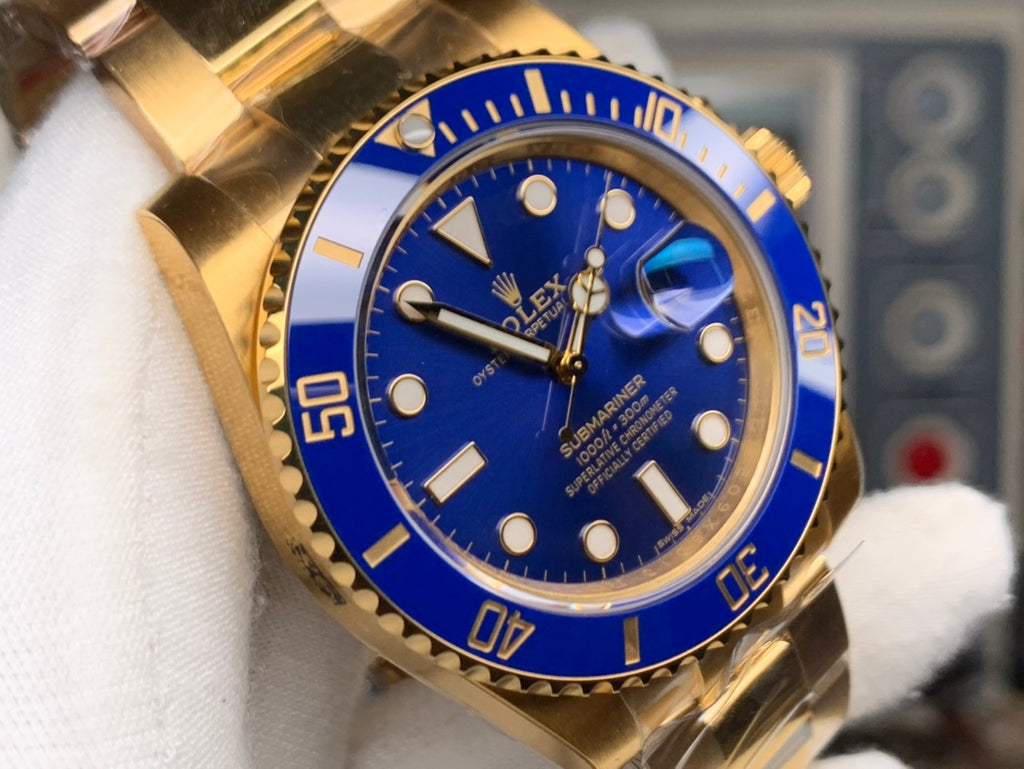Rolex Submariner : Gold, Blue dial