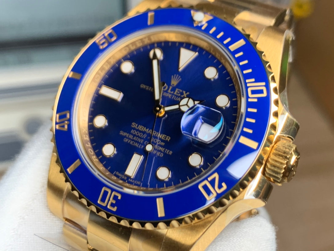 Rolex Submariner : Gold, Blue dial