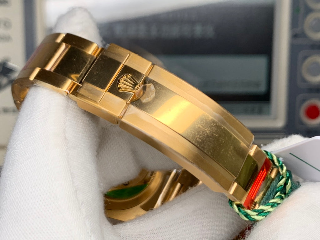 Rolex Submariner : Gold, Blue dial