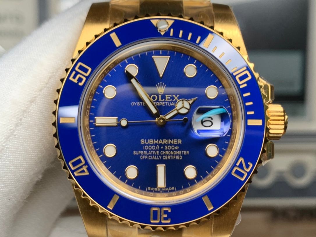 Rolex Submariner : Gold, Blue dial