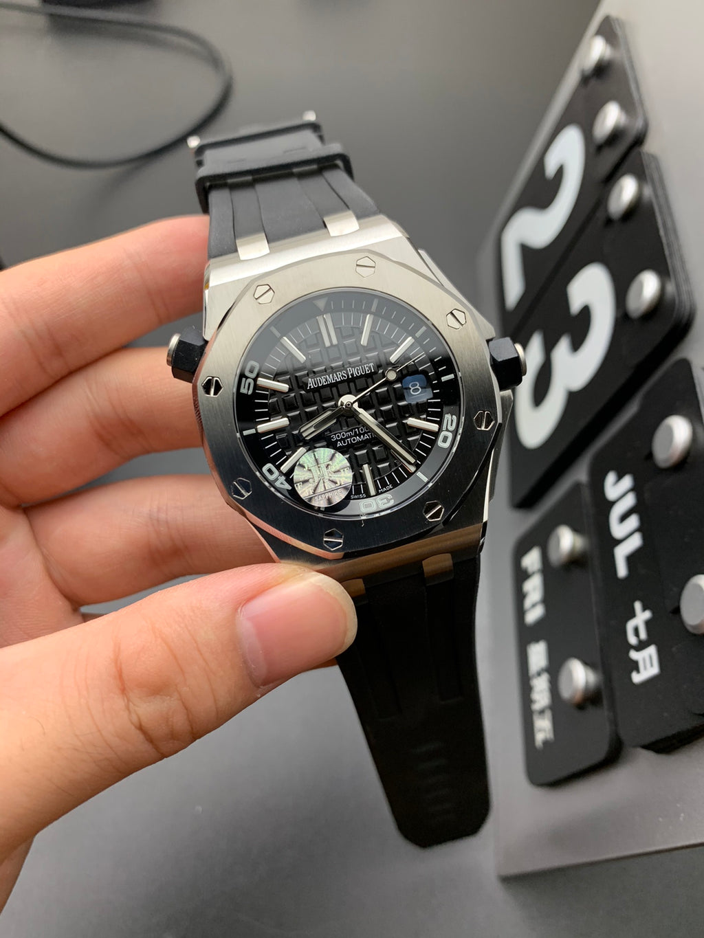 AP Royal Oak Offshore Diver 15720ST : Black Dial