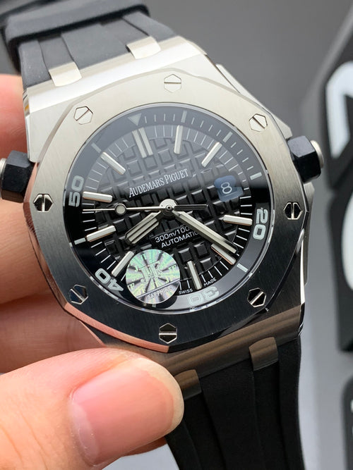 AP Royal Oak Offshore Diver 15720ST : Black Dial