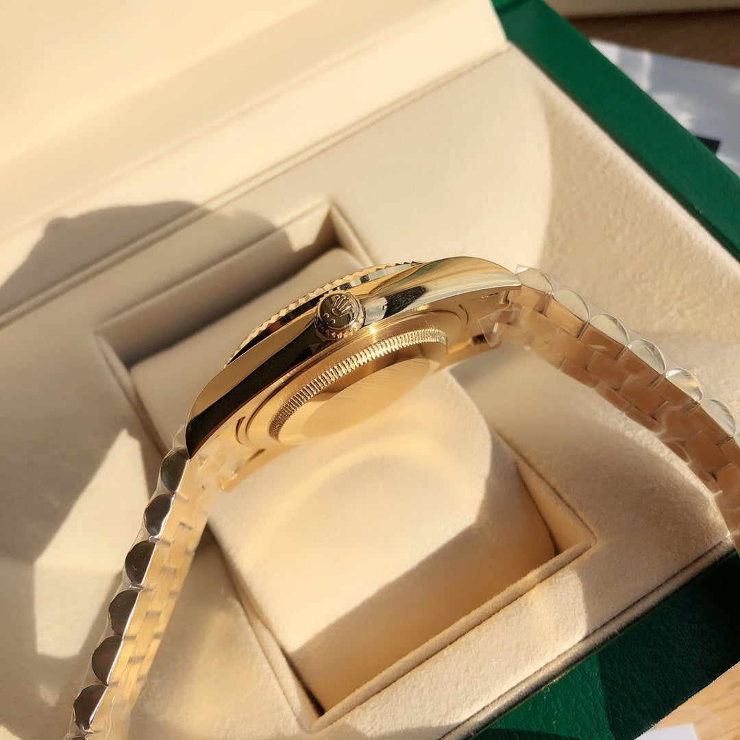 Rolex Day-Date 228238 : Black Dial