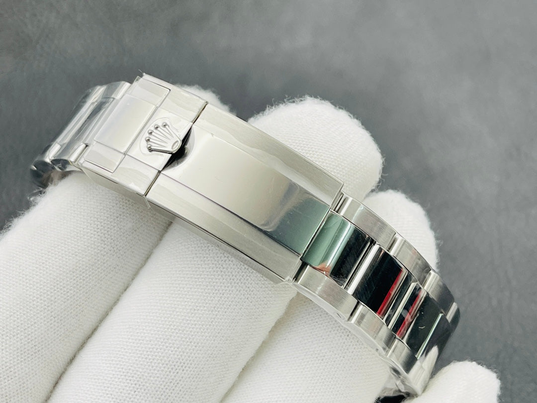 Rolex Yacht-Master 126622 : Rhodium Dial "Dark Rhodium"