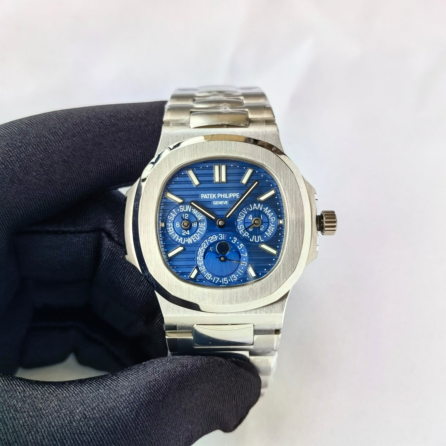 Patek Philippe Nautilus Perpetual Calendar: 740/1G-001 : Blue Sunburst "Holy Grail Nautilus"