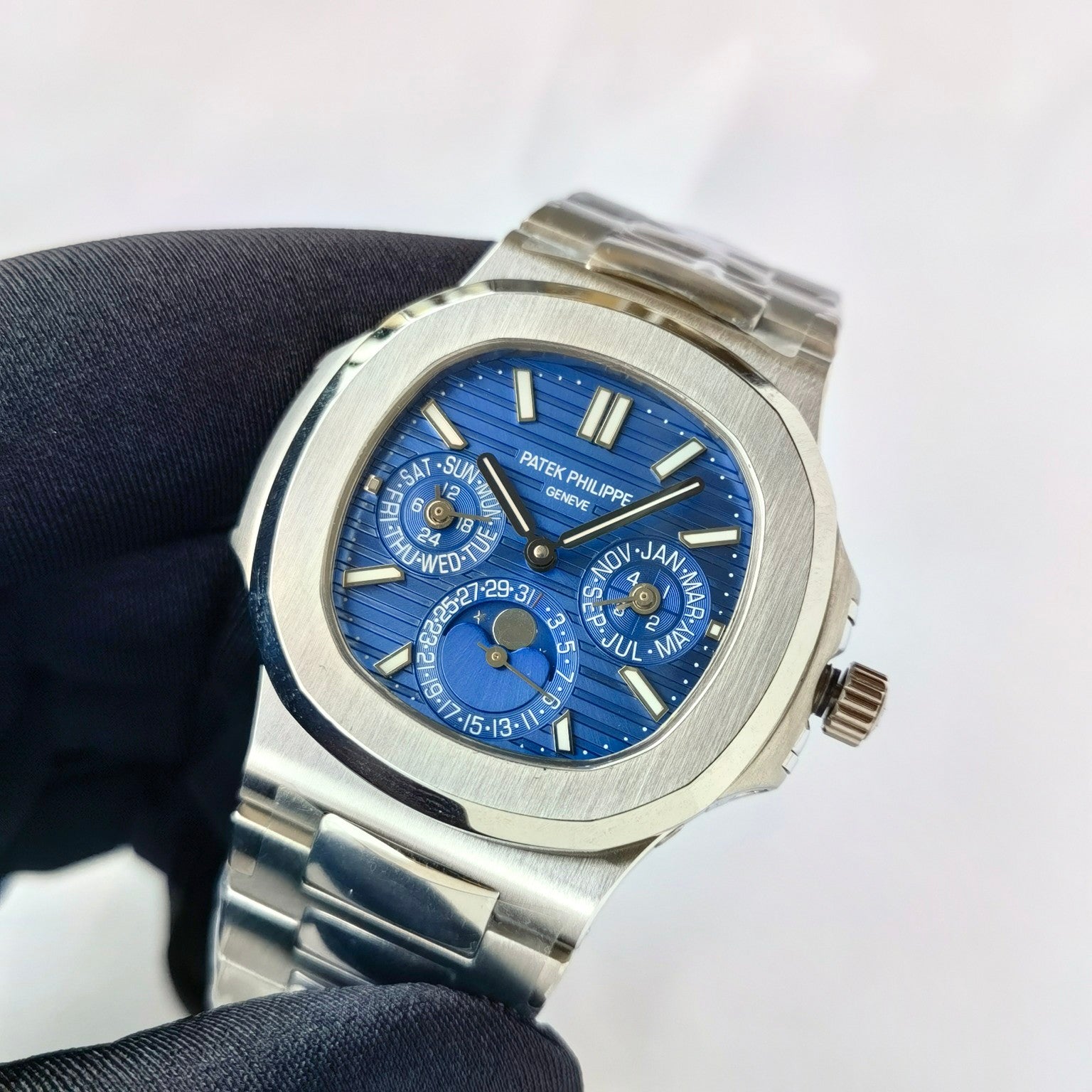Patek Philippe Nautilus Perpetual Calendar: 740/1G-001 : Blue Sunburst "Holy Grail Nautilus"