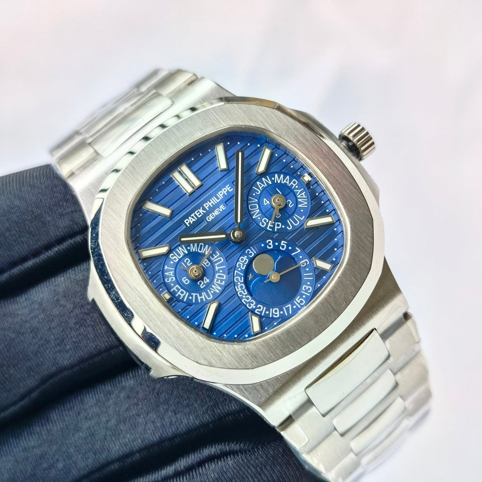 Patek Philippe Nautilus Perpetual Calendar: 740/1G-001 : Blue Sunburst "Holy Grail Nautilus"