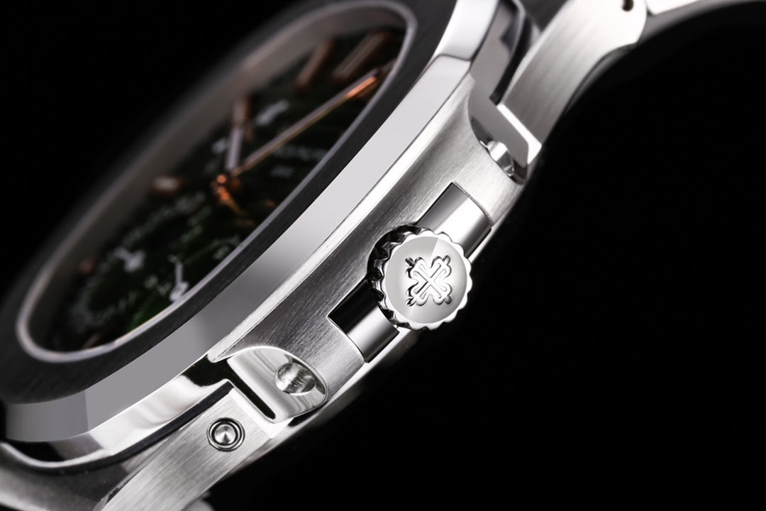 Patek Philippe Nautilus Moon Phase 5712/1A: Olive Green