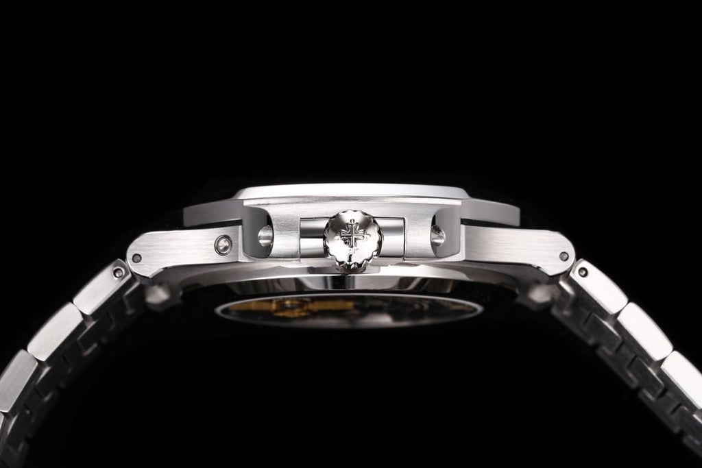 Patek Philippe Nautilus Moon Phase 5712/1A-001 : Blue-Black Gradient