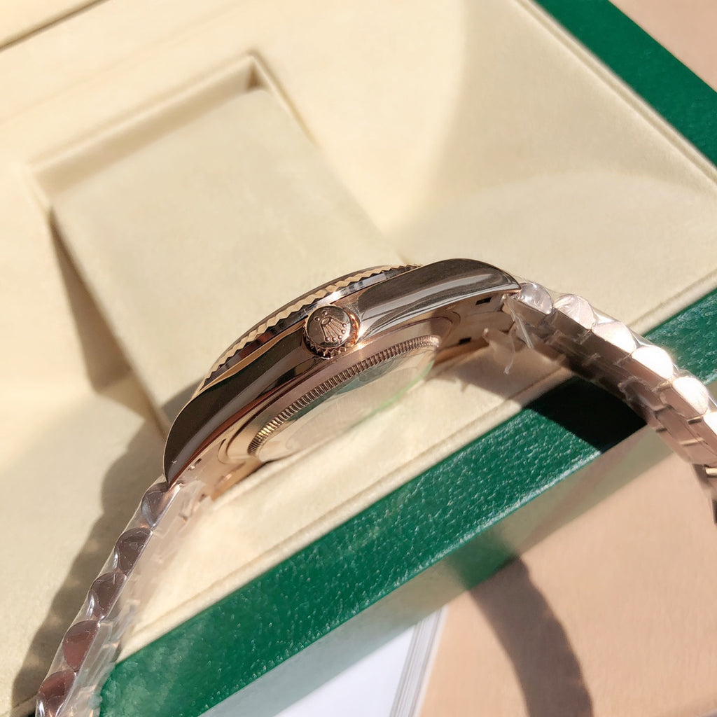 Rolex Day-Date 228235 : White Roman Dial