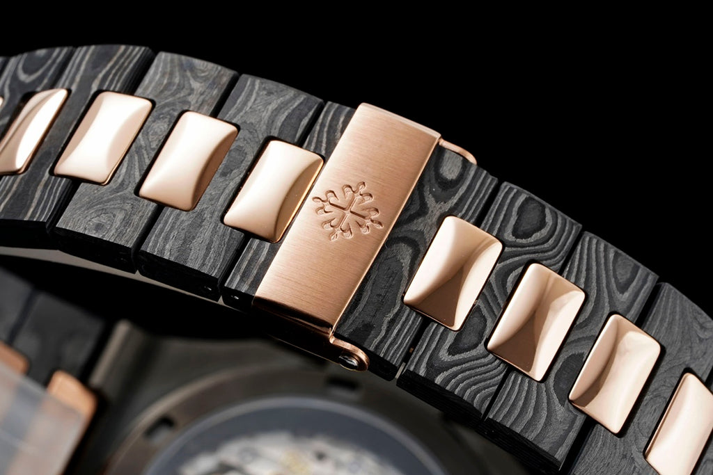 Patek Philippe DiW Carbon Nautilus 5711/1A : "Rose Gold Black Grail"