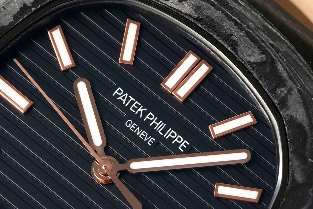 Patek Philippe DiW Carbon Nautilus 5711/1A : "Rose Gold Black Grail"
