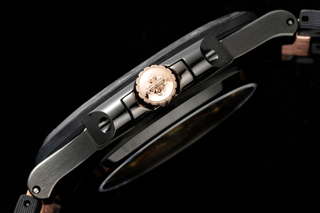 Patek Philippe DiW Carbon Nautilus 5711/1A : "Rose Gold Black Grail"