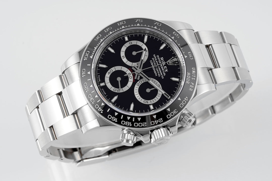 Rolex Cosmograph Daytona 126500LN : Black Dial “Reverse Panda”