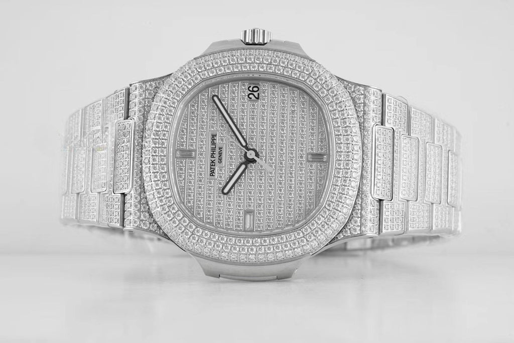 Patek Philippe Nautilus 5719/10G : "Iced Out"