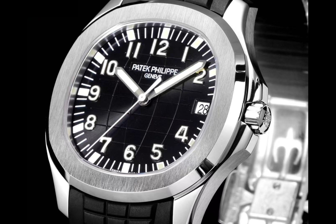 Patek Philippe Aquanaut 5167A-001 : Sunburst Black "Grenade"