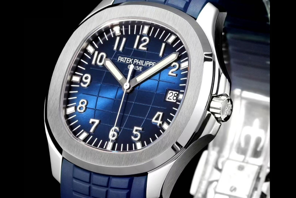 Patek Philippe Aquanaut 5168G-001 : Gradient Night Blue "Jumbo"