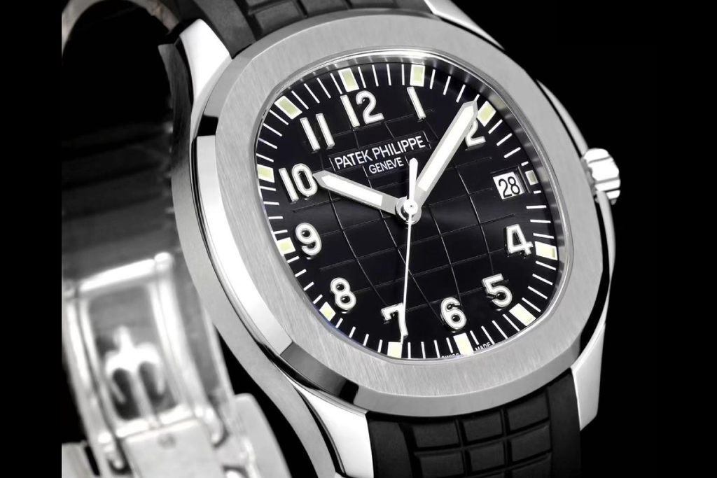 Patek Philippe Aquanaut 5167A-001 : Sunburst Black "Grenade"