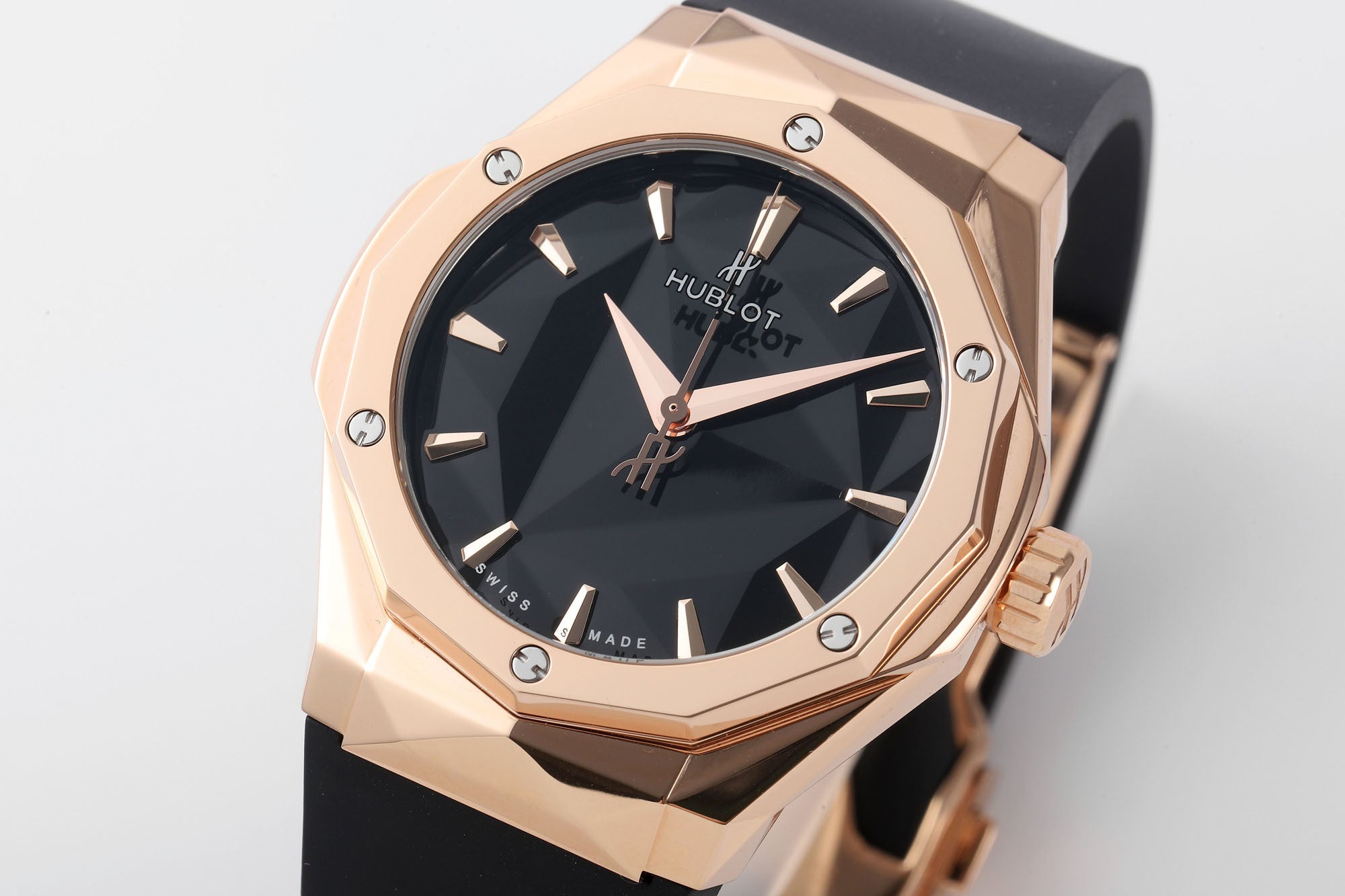Hublot Classic Fusion Orlinski King Gold Pavé 550.OS.1800.RX.ORL19 : Polished Faceted Black "The Orlinski"