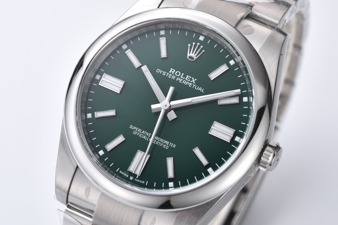 Rolex Oyster Perpetual 124300 : Stella Green Dial