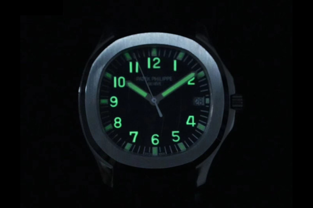 Patek Philippe Aquanaut 5167A-001 : Sunburst Black "Grenade"