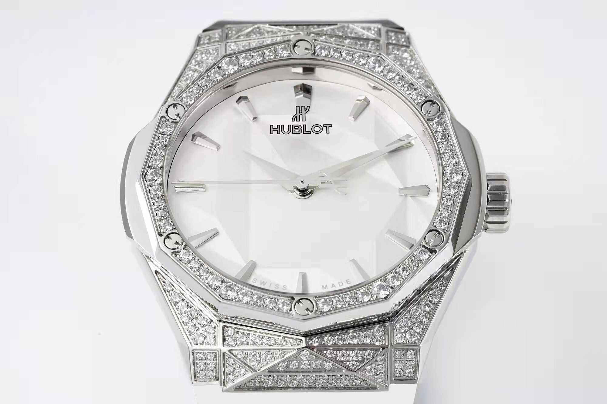 Hublot Classic Fusion Orlinski White Pavé 550.NS.2200.RW.1604.ORL20 : Polished Faceted White "Iced Out"