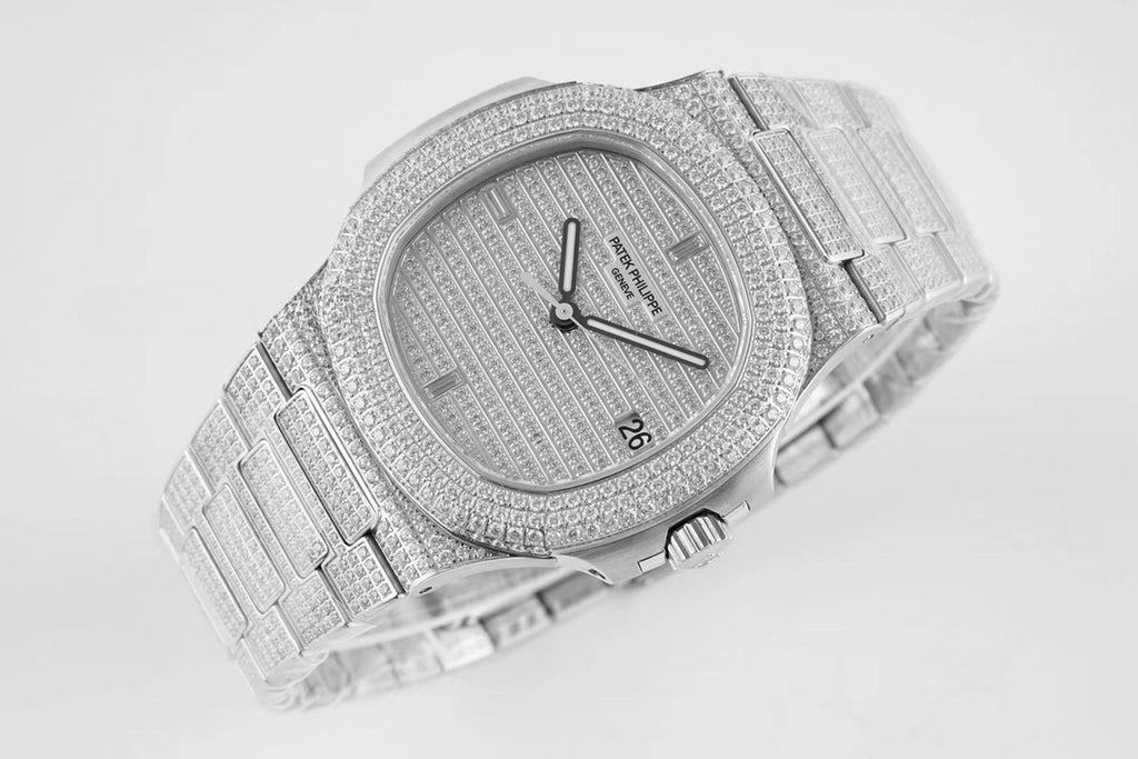 Patek Philippe Nautilus 5719/10G : "Iced Out"