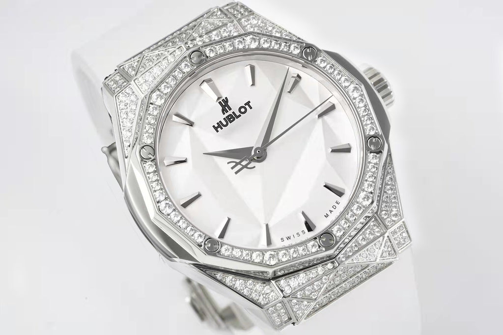 Hublot Classic Fusion Orlinski White Pavé 550.NS.2200.RW.1604.ORL20 : Polished Faceted White "Iced Out"