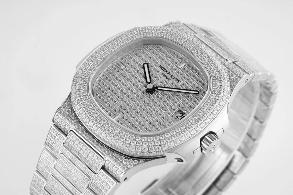 Patek Philippe Nautilus 5719/10G : "Iced Out"