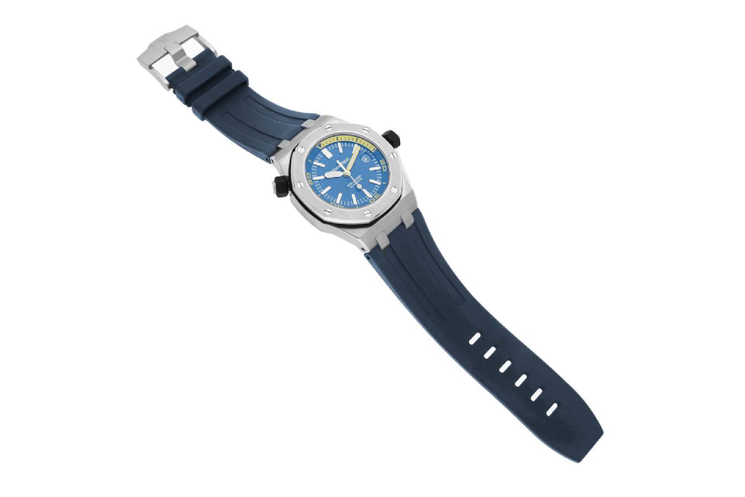 Audemars Piguet Royal Oak Offshore Diver 15710ST.OO.A027CA.01 : Blue "Méga Tapisserie" with yellow accents