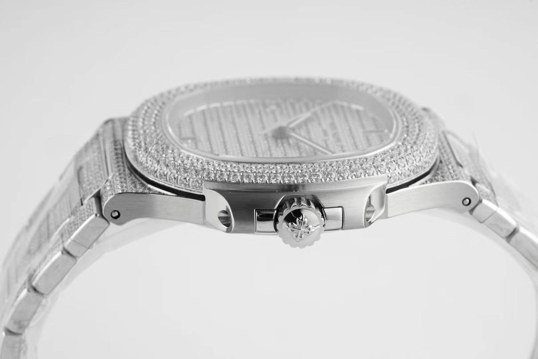 Patek Philippe Nautilus 5719/10G : "Iced Out"