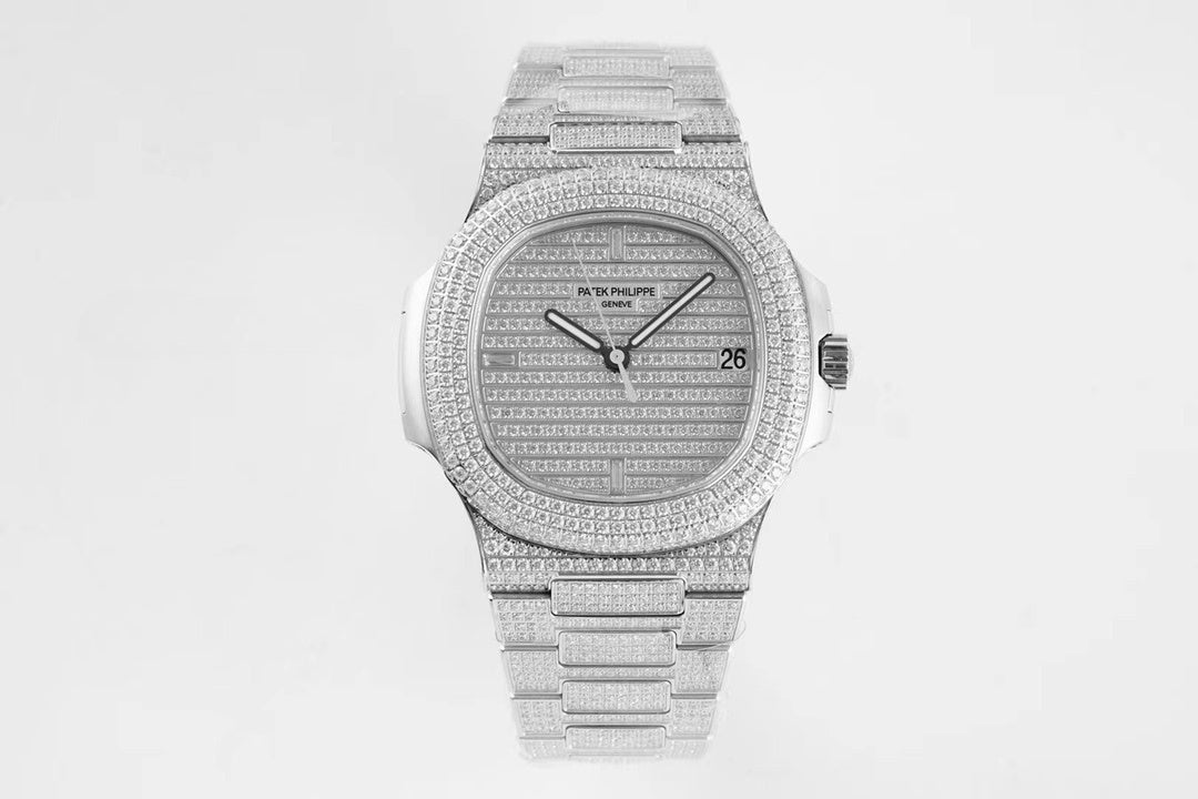 Patek Philippe Nautilus 5719/10G : "Iced Out"