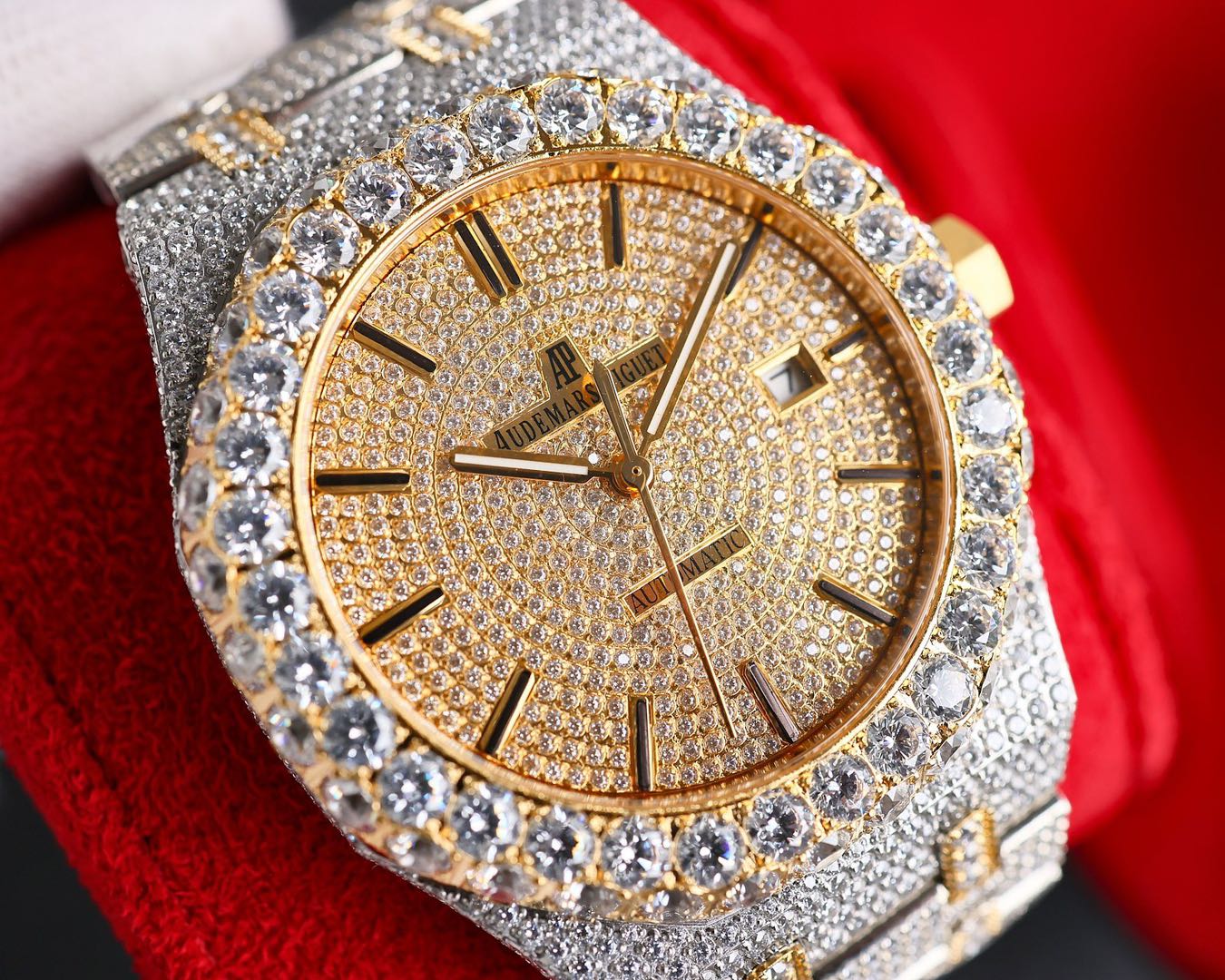 Audemars Piguet Royal Oak 15400OR : "Iced Out Rose Gold"