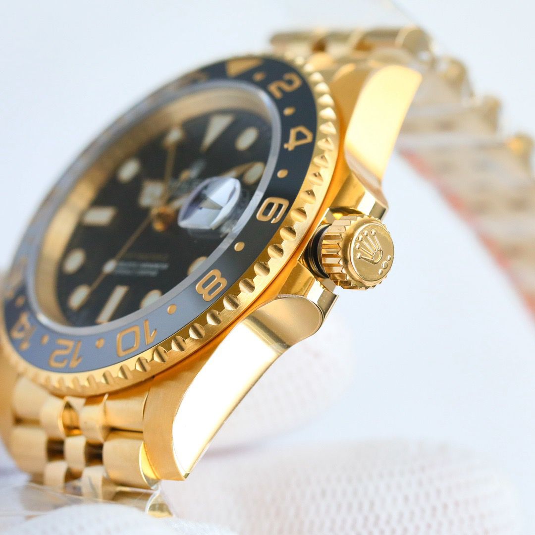 Rolex GMT-Master II 126718GRNR : Gold "Bruce Wayne"