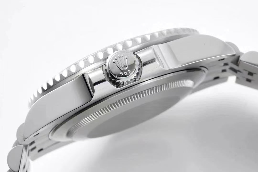 Rolex GMT-Master II 126710GRNR : "Bruce Wayne"