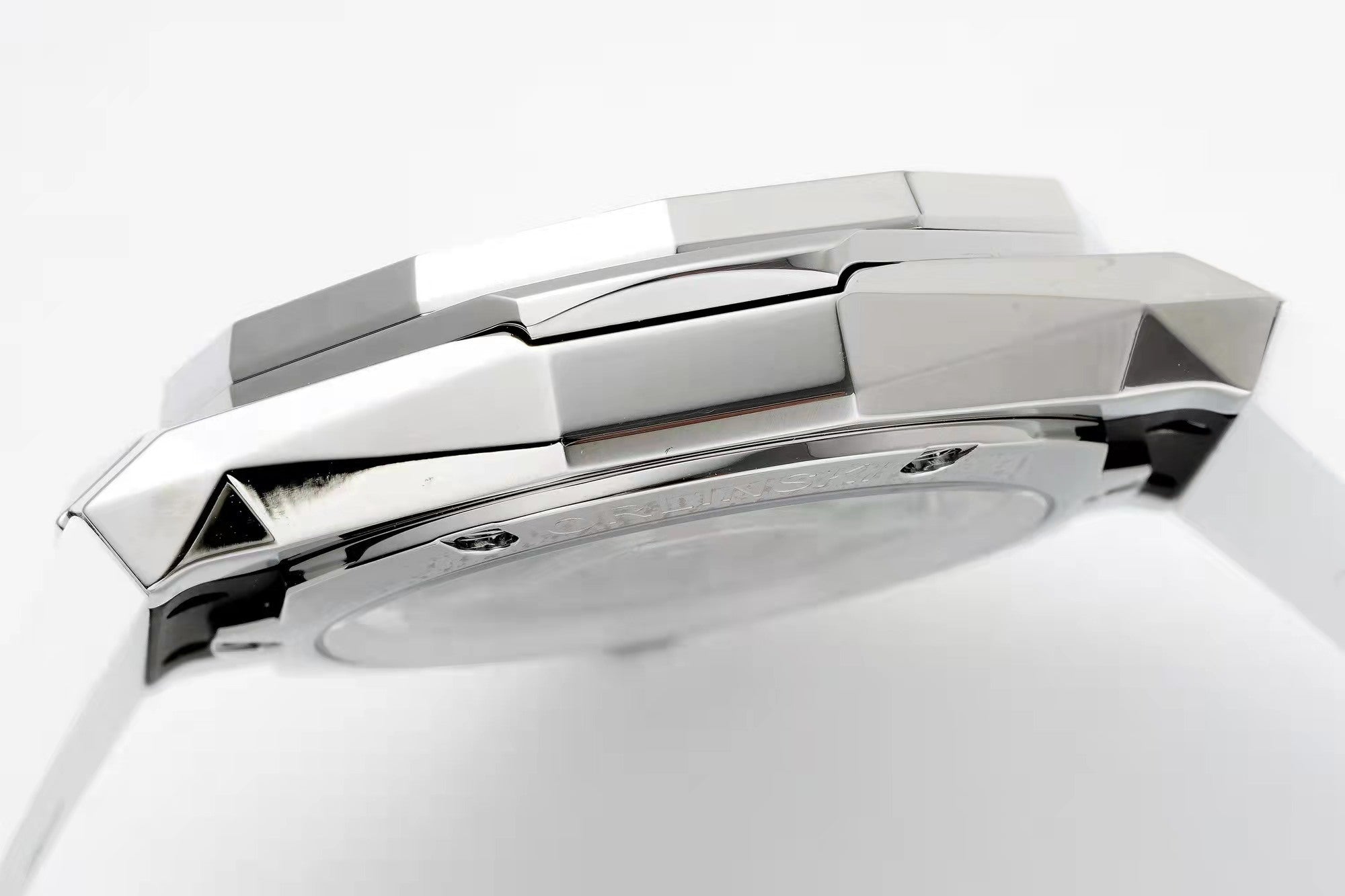 Hublot Classic Fusion Orlinski White Pavé 550.NS.2200.RW.1604.ORL20 : Polished Faceted White "Iced Out"