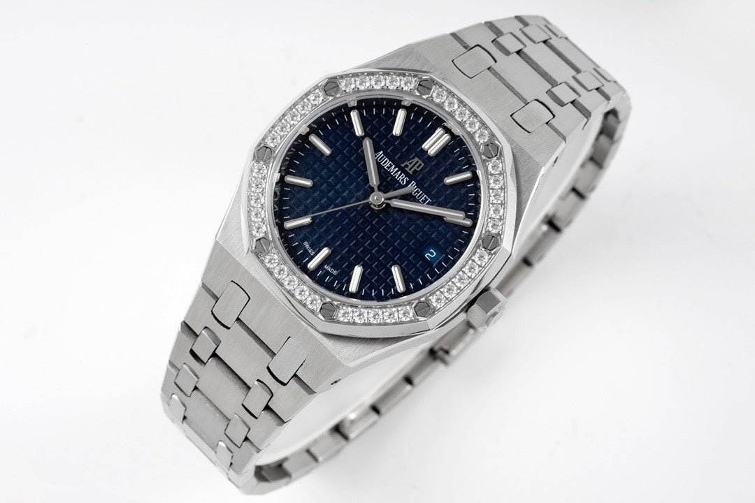 Audemars Piguet Royal Oak 77451ST.ZZ.1361ST.04 : Bleu Nuit, Diamond Bezel