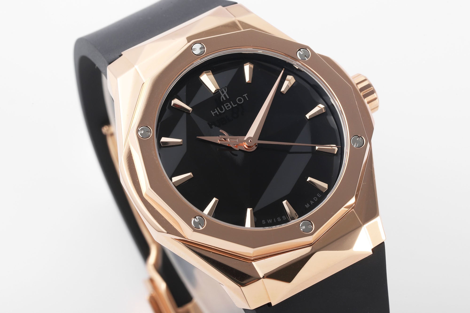 Hublot Classic Fusion Orlinski King Gold Pavé 550.OS.1800.RX.ORL19 : Polished Faceted Black "The Orlinski"