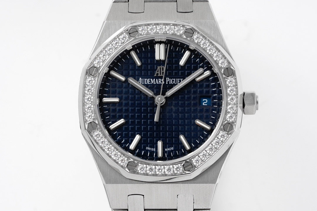 Audemars Piguet Royal Oak 77451ST.ZZ.1361ST.04 : Bleu Nuit, Diamond Bezel