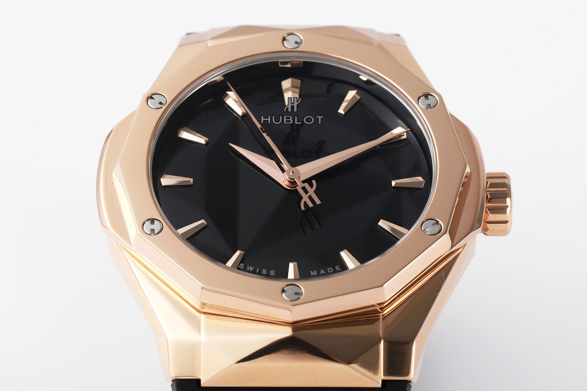 Hublot Classic Fusion Orlinski King Gold Pavé 550.OS.1800.RX.ORL19 : Polished Faceted Black "The Orlinski"
