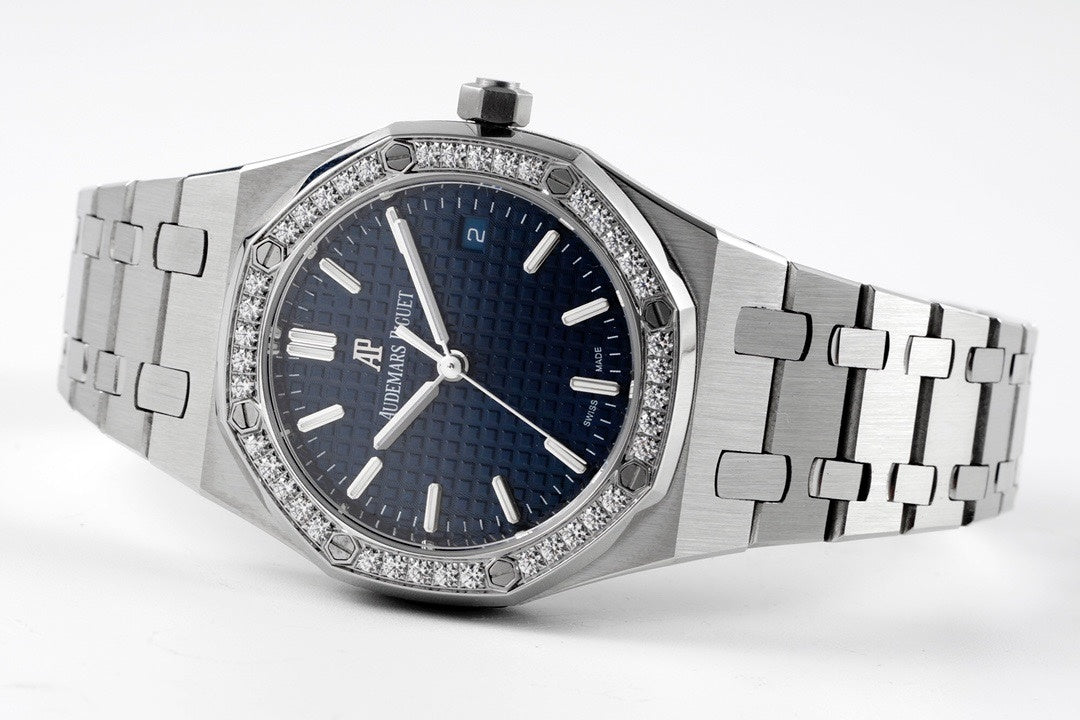 Audemars Piguet Royal Oak 77451ST.ZZ.1361ST.04 : Bleu Nuit, Diamond Bezel